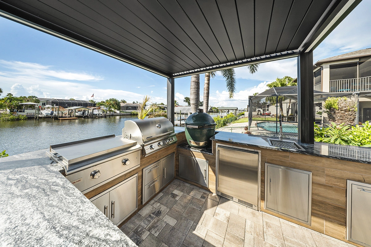 Cabana and pergola structure by Oasis Outdoor Living, project photo 2
