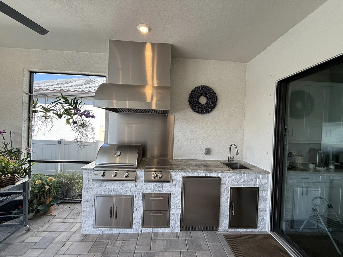 Prefab outdoor kitchen by Oasis Outdoor Living, project photo 2