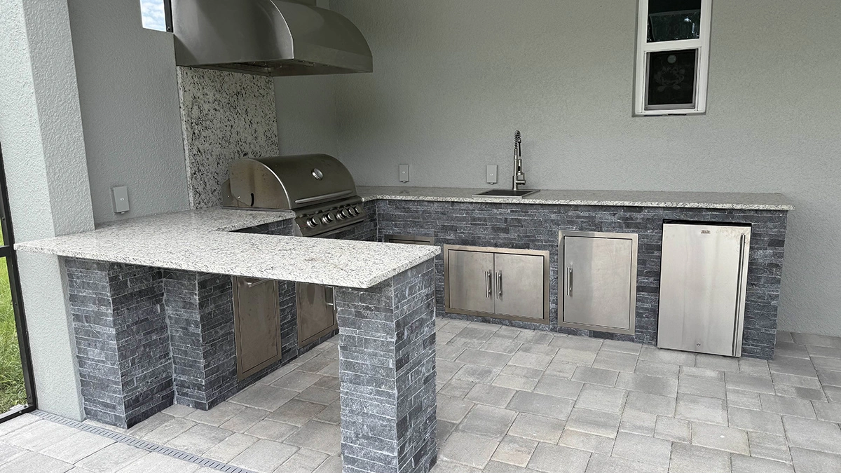 Outdoor refrigeration unit by Oasis Outdoor Living, project photo 2